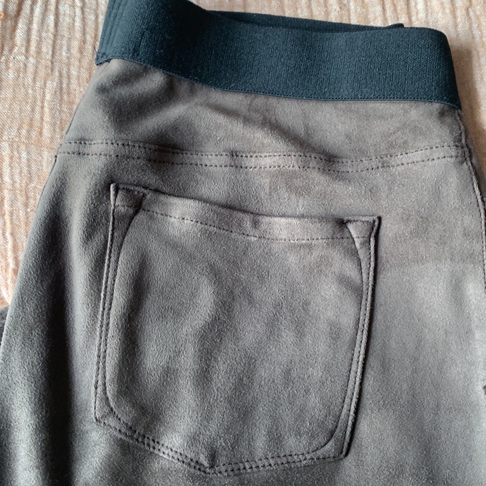 Karen Kane sueded pants size 16 in Mushroom 🔥